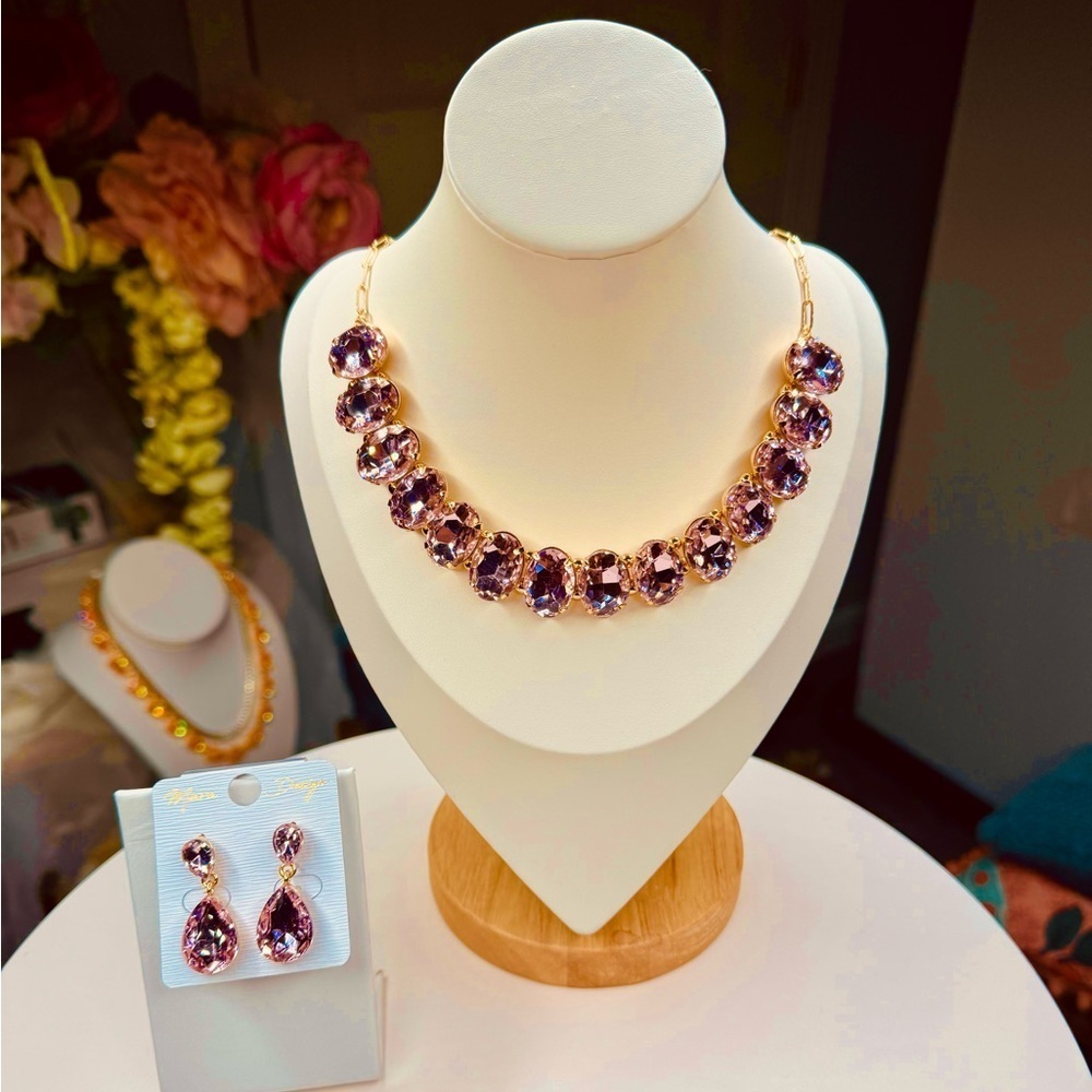 Gorgeous Oval Pink Gemstone Evening Necklace